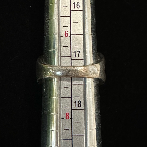 Sterling Silver Green and Blue Infinity Like Design. Size 7. Designer not known. - Picture 9 of 10